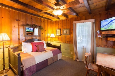 Living Room (couch is a daybed with a trundle)