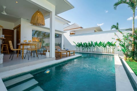 Basic Villa | Pool | Outdoor pool