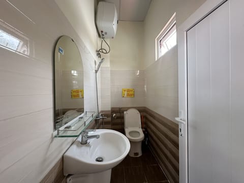 Deluxe Double Room | Bathroom