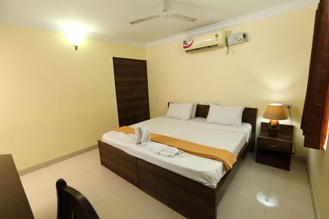 Deluxe Double or Twin Room | Desk, free WiFi