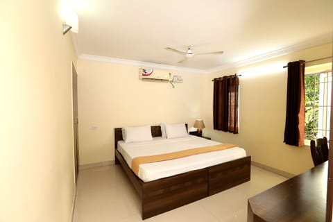 Deluxe Double or Twin Room | Desk, free WiFi