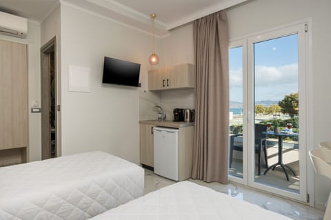 Superior Twin Room, Sea View | Premium bedding, memory foam beds, desk, soundproofing