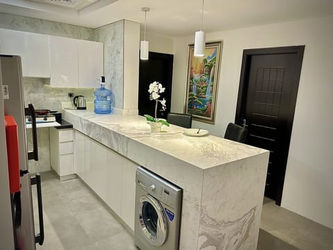 Executive Shared Dormitory, Women only, Bay View | Shared kitchen | Oven, dishwasher, coffee/tea maker, electric kettle