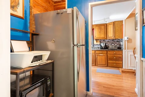 Gallery Cottage, Mountain View | Private kitchen | Highchair