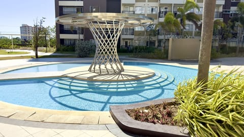 5 outdoor pools
