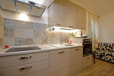 Standard Townhome, 1 Bedroom (Casina Valentina) | Private kitchen | Fridge, oven, stovetop, dishwasher