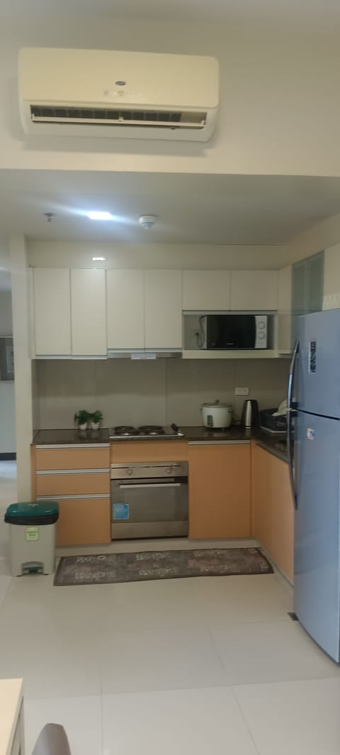 Family Twin Room | Private kitchen | Fridge, microwave, stovetop, rice cooker