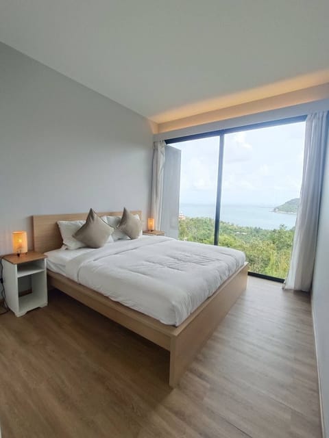 Panoramic Apartment | Premium bedding, desk, laptop workspace, free WiFi