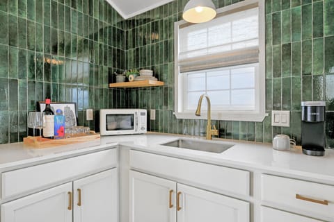 Classic Cabin | Microwave