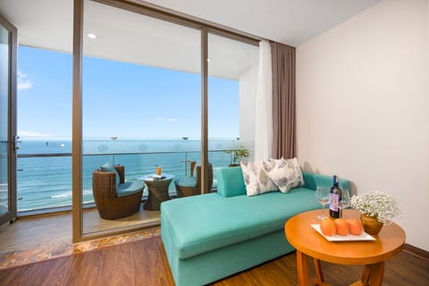 Premier Double Room, Ocean View | Minibar, in-room safe, desk, laptop workspace