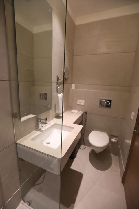 Premium Room, 1 King Bed, Non Smoking | Accessible bathroom