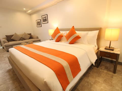 Grand Apartment | In-room safe, free WiFi, bed sheets