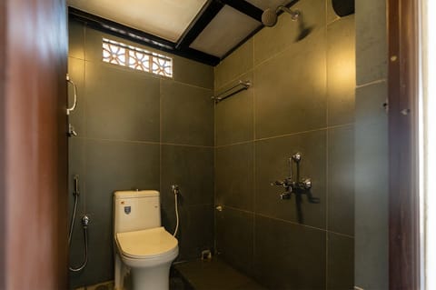 Superior Room | Bathroom | Shower