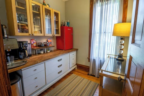 Main Level | Coffee Bar