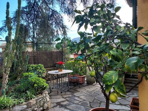 Apartment, 2 Bedrooms, Smoking, Balcony | Garden