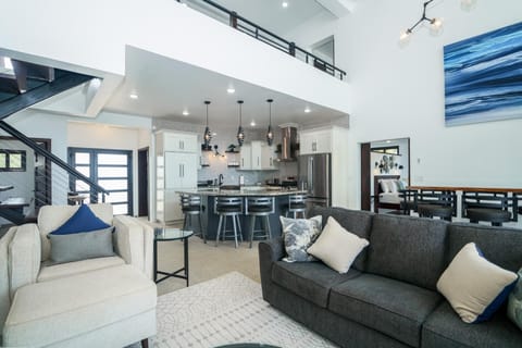 Sand Castle Vista - Spacious 4-Bed Villa in Placencia Village w/ Pool (3756)