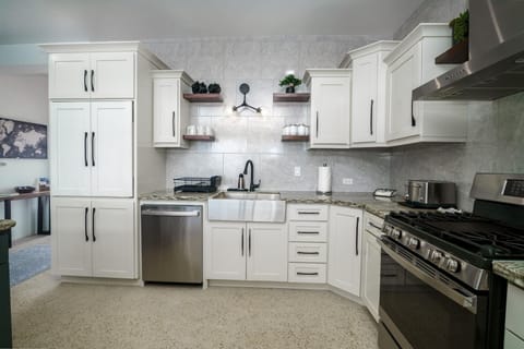 Sand Castle Vista - Spacious 4-Bed Villa in Placencia Village w/ Pool (3759)