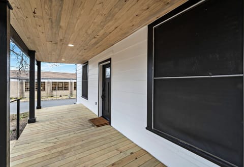 Modern Farm House Blocks from the Silos House in Waco