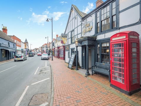 Surrounding area | Mews Cottage, Abergele