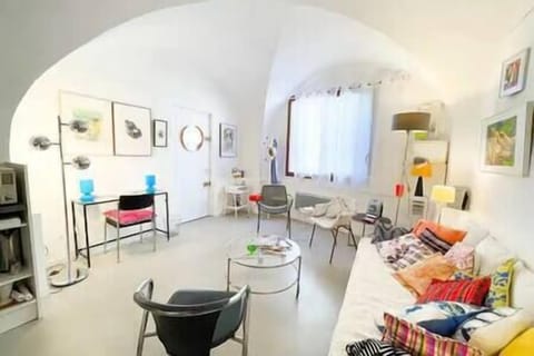 c315a12f-9a17-4389-8e83-9a73c972dbcf