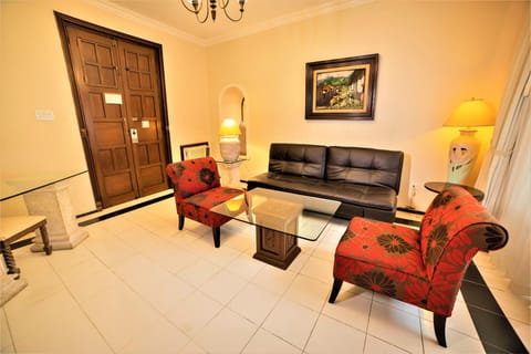 Classic Suite, 1 Bedroom, Balcony, Park View | Living room | 32-inch flat-screen TV with cable channels, TV