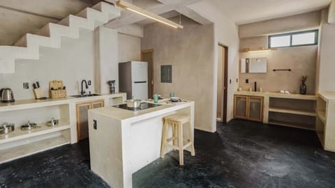 Everything you need, nothing you don’t — from appliances to style, your kitchen at @casa.leah is both functional and beautiful.