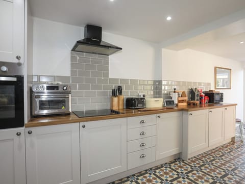 Fridge, dishwasher, electric kettle, toaster