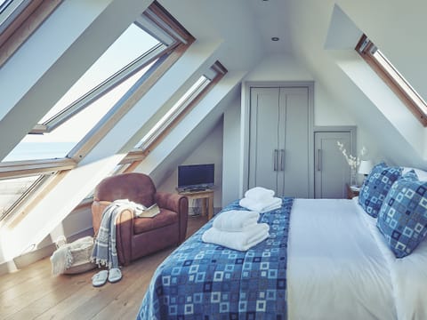 3 bedrooms, individually decorated, individually furnished, free WiFi