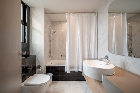 Presidential Suite, 3 Bedrooms, Business Lounge Access, City View | Bathroom | Separate tub and shower, hydromassage showerhead, designer toiletries