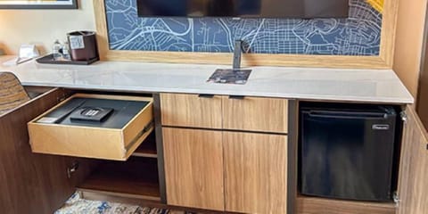 Standard Double Room, 2 Queen Beds, River View | Safe