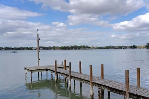 Unwind on the lakeview deck.