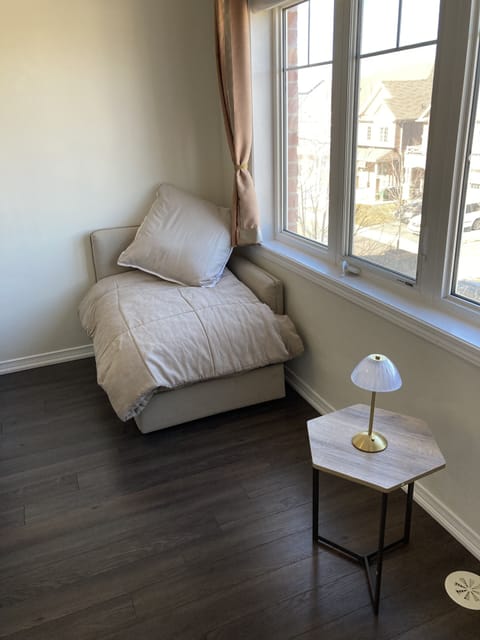Luxury Room, 1 Queen Bed, Valley View | Iron/ironing board, free WiFi