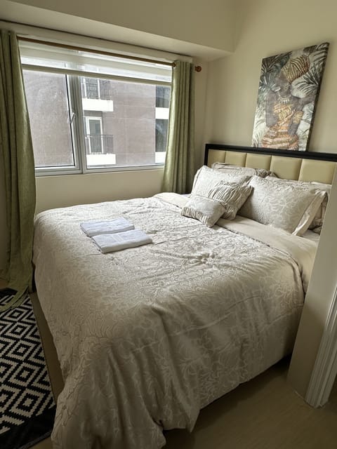 Luxury Apartment | Iron/ironing board, free WiFi