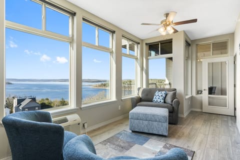 Large Sunroom with Direct View of Table Rock Lake