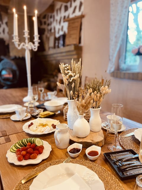 Daily buffet breakfast for a fee