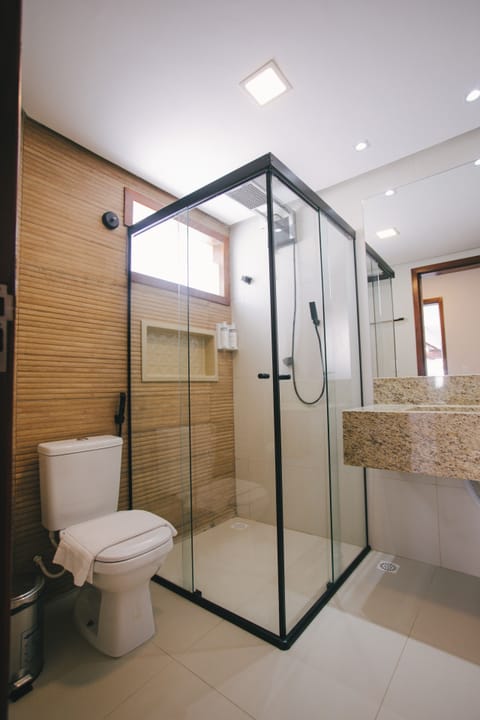 Superior Quadruple Room | Bathroom