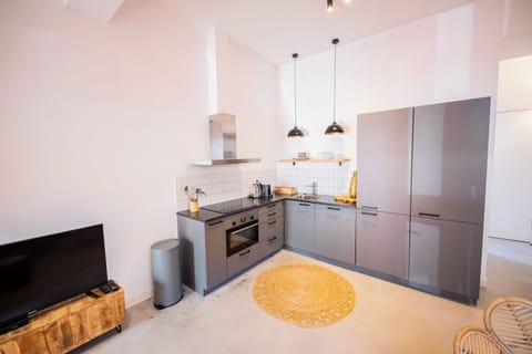 Apartment | Private kitchen | Full-size fridge, microwave, oven, dishwasher