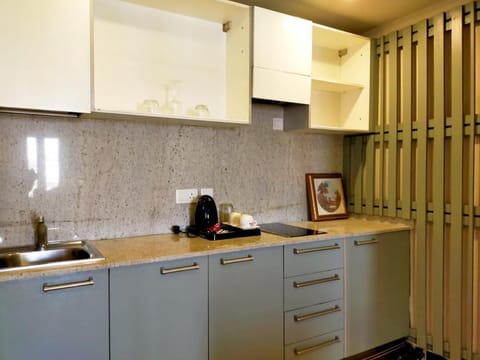 Deluxe Double Room | Private kitchenette