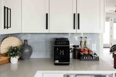 Treat yourself to specialty coffees every morning with a touch of a button.