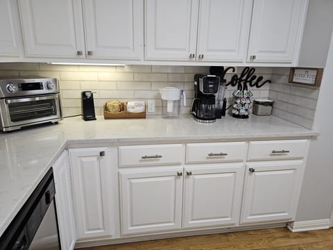 Coffee station - small appliances 