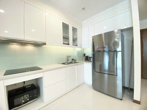 Luxury Apartment, 2 Bedrooms, City View, Garden Area | Private kitchen | Fridge, microwave, stovetop, rice cooker