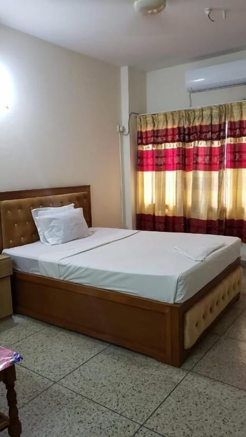 Deluxe Double Room, City View | Desk, laptop workspace, bed sheets