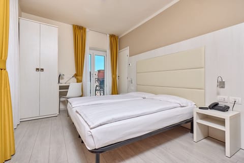 Exclusive Double Room, Balcony, Lake View | Premium bedding, down comforters, in-room safe, desk