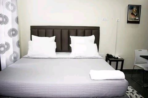Double Room | Premium bedding, desk, laptop workspace, free WiFi