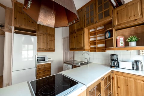 Comfort Apartment | Private kitchen | Fridge, microwave, oven, dishwasher