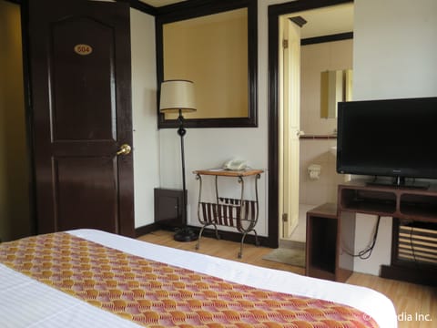 Suite | In-room safe, desk, blackout drapes, free WiFi