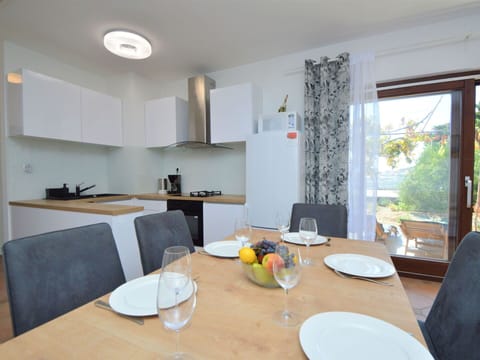 Table, Property, Furniture, Tableware, Window, Cabinetry, Wood, Interior Design, Lighting, Building