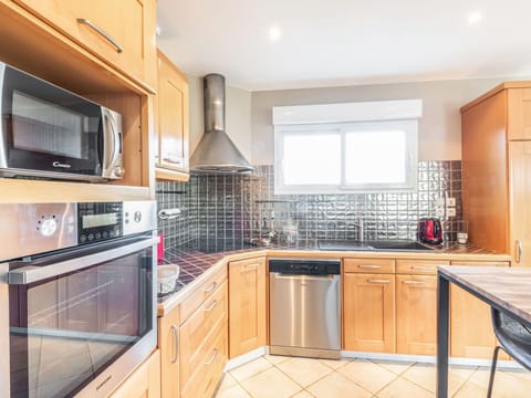 Sky, Cloud, Food, Plant, Tableware, Table, Window, Mountain, Fruit, Wood