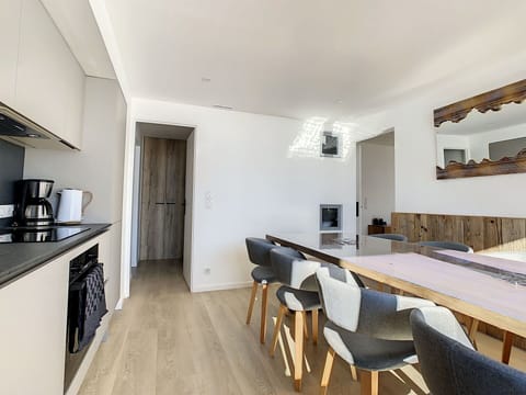 Property, Furniture, Table, Wood, Flooring, Cabinetry, Floor, Chair, Hardwood