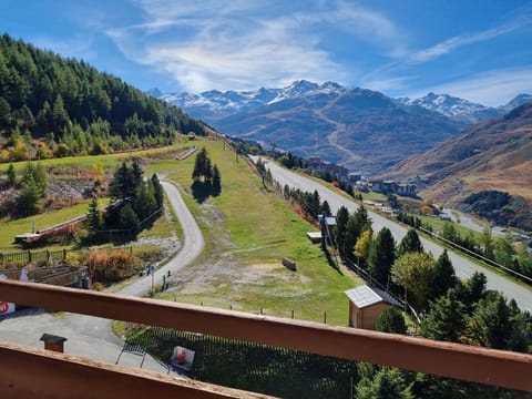 Cloud, Sky, Plant, Mountain, Tree, Natural Landscape, Road Surface, Slope, Highland, Thoroughfare
